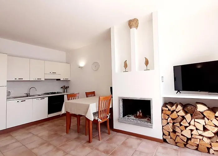 Campagnano Apartment *